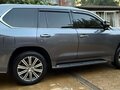 2016 Lexus LX 570 III Рестайлинг 2, серый, 7500000 рублей - вид 2