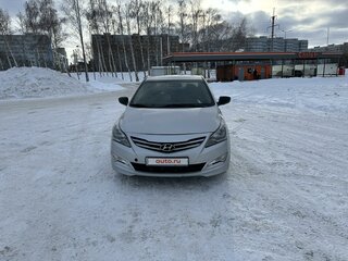 2016 Hyundai Solaris I Рестайлинг, серебристый, 980000 рублей, вид 1