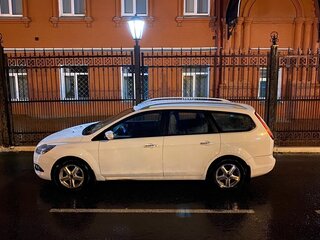 2010 Ford Focus II Рестайлинг, белый, 670000 рублей, вид 3