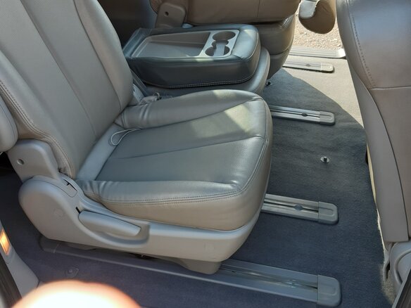 2010 Kia Carnival Grand II, серебристый, 1230000 рублей - вид 29