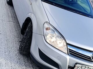2011 Opel Astra H Рестайлинг, серебристый, 700000 рублей, вид 1