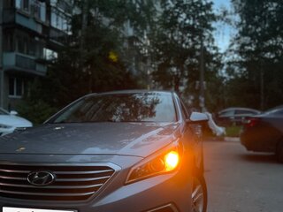 2016 Hyundai Sonata VII (LF), серый, 1350000 рублей, вид 3