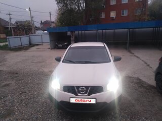 2012 Nissan Qashqai I Рестайлинг, белый, 950000 рублей, вид 2