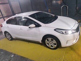 2018 Kia Cerato III Рестайлинг (Classic), белый, 1600000 рублей, вид 1