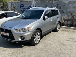 2010 Mitsubishi Outlander II Рестайлинг, серебристый, 1050000 рублей, вид 1