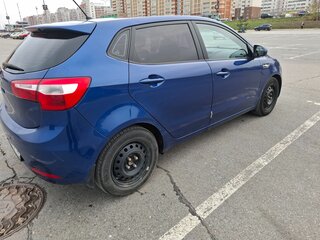 2013 Kia Rio 4-speed III, синий, 800000 рублей, вид 4