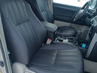 2010 Toyota Land Cruiser Prado 150 Series, бежевый, 2950000 рублей, вид 3