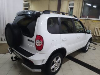 2016 Chevrolet Niva I Рестайлинг, белый, 670000 рублей, вид 2