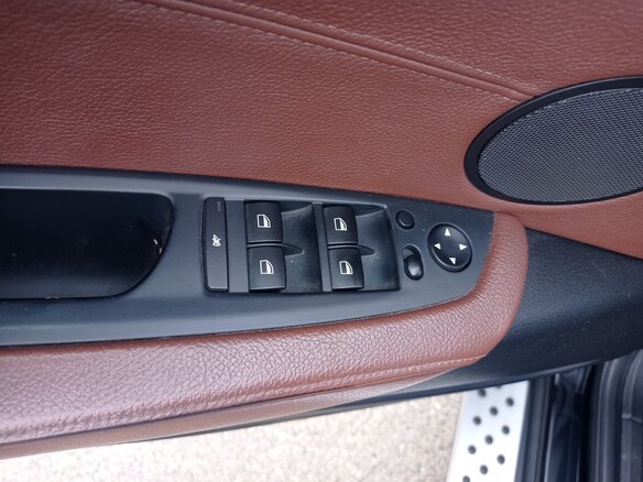 2010 BMW X5 35i II (E70) Рестайлинг, чёрный, 2500000 рублей - вид 19