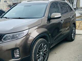 2017 Kia Sorento II Рестайлинг, коричневый, 2575000 рублей, вид 1