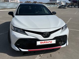 2018 Toyota Camry VIII (XV70), белый, 2250000 рублей, вид 2