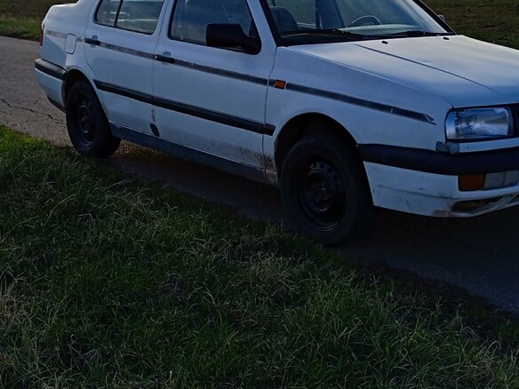 1993 Volkswagen Vento, белый, 155000 рублей - вид 1