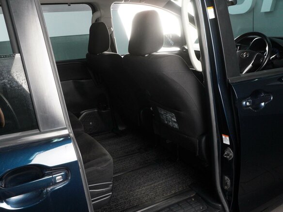 2015 Toyota Voxy III (R80), зелёный - вид 11