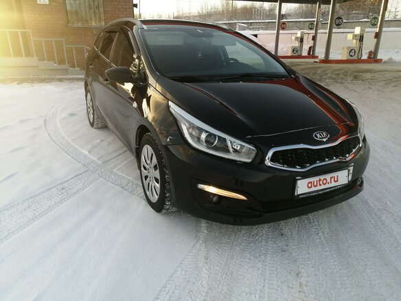 2017 Kia Ceed II Рестайлинг, чёрный, 950000 рублей