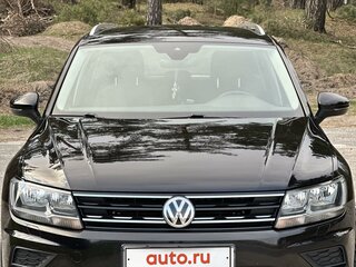 2017 Volkswagen Tiguan II, чёрный, 2047000 рублей, вид 1