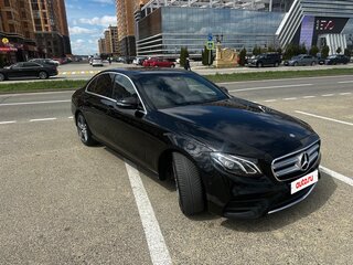 2017 Mercedes-Benz E-Класс 200 V (W213, S213, C238), чёрный, 3450000 рублей, вид 3