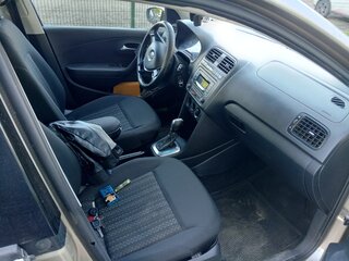 2016 Volkswagen Polo V Рестайлинг, бежевый, 450000 рублей, вид 5
