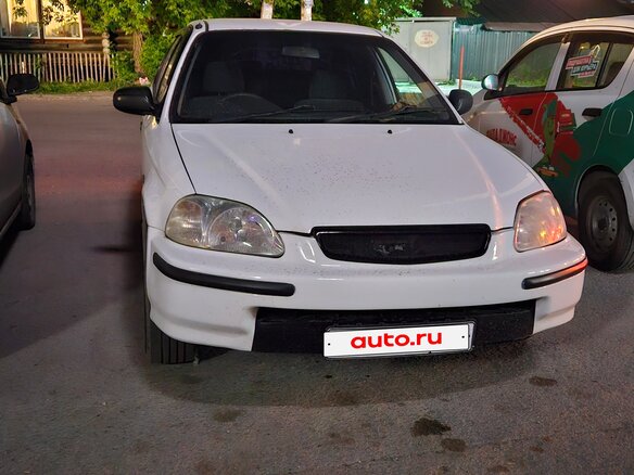 1998 Honda Civic Ferio II, белый, 330000 рублей