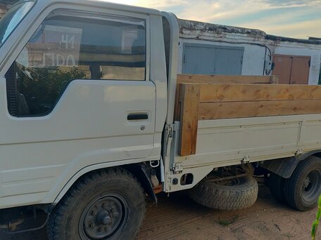 1991 Toyota Toyoace, белый, 750000 рублей, вид 1
