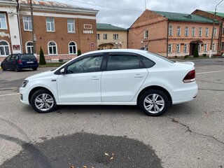 2018 Volkswagen Polo V Рестайлинг, белый, 1400000 рублей, вид 5