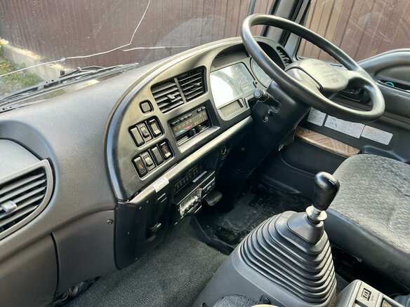 2001 Isuzu Forward (F-Series), белый, 3500000 рублей - вид 16
