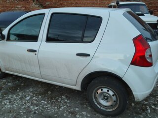 2011 Renault Sandero I, белый, 250000 рублей, вид 3