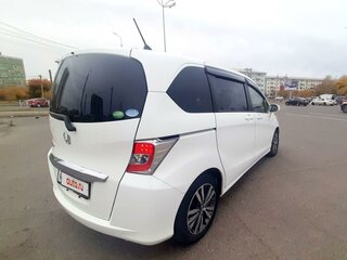 2014 Honda Freed I Рестайлинг 2, белый, 1250000 рублей, вид 3