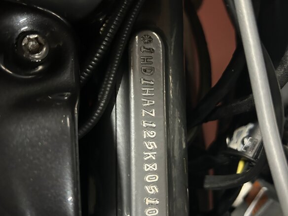 2005 Harley-Davidson V-Rod, серебристый, 765000 рублей - вид 12