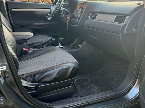 2013 Mitsubishi Outlander III, серый, 1530000 рублей - вид 5