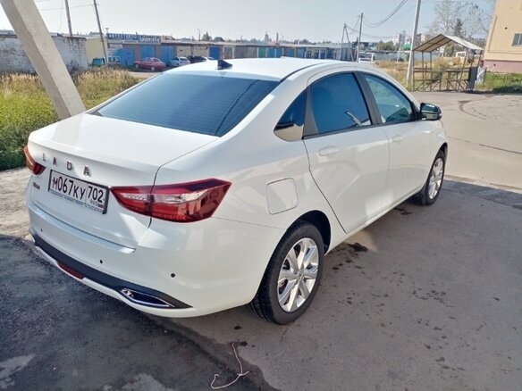 2023 Lada (ВАЗ) Vesta I Рестайлинг (NG), белый, 1400000 рублей - вид 1