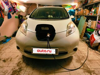2012 Nissan Leaf I (ZE0/AZE0), белый, 1650000 рублей, вид 4