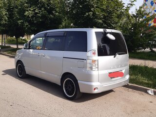 2003 Toyota Voxy I (R60), серебристый, 950000 рублей, вид 5