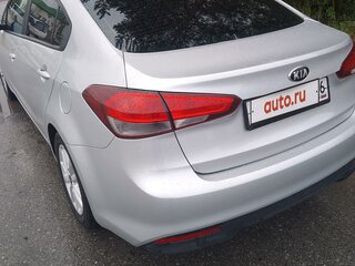 2017 Kia Forte II Рестайлинг, серый, 1600000 рублей, вид 3