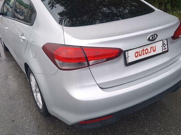 2017 Kia Forte II Рестайлинг, серый, 1600000 рублей - вид 2