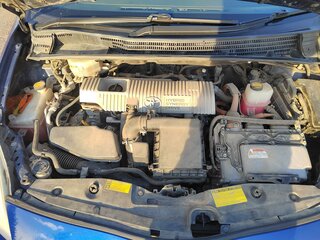 2010 Toyota Prius III (XW30), синий, 1200000 рублей, вид 4
