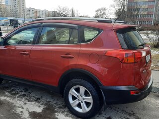 2013 Toyota RAV4 IV (XA40), красный, 1900000 рублей, вид 4