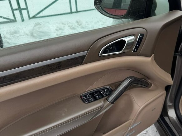 2013 Porsche Cayenne Diesel II (958), коричневый, 5200000 рублей - вид 6