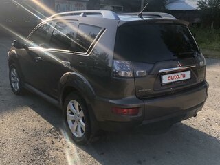 2010 Mitsubishi Outlander II Рестайлинг, коричневый, 1250000 рублей, вид 4