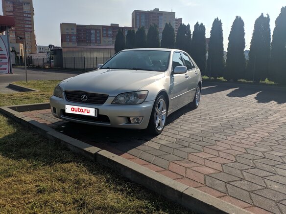 1999 Lexus IS 200 I, серебристый, 800000 рублей