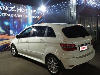 2010 Mercedes-Benz B-Класс 200 I (W245) Рестайлинг, белый, 1050000 рублей, вид 5
