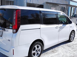 2014 Toyota Noah III (R80), белый, 1950000 рублей, вид 4