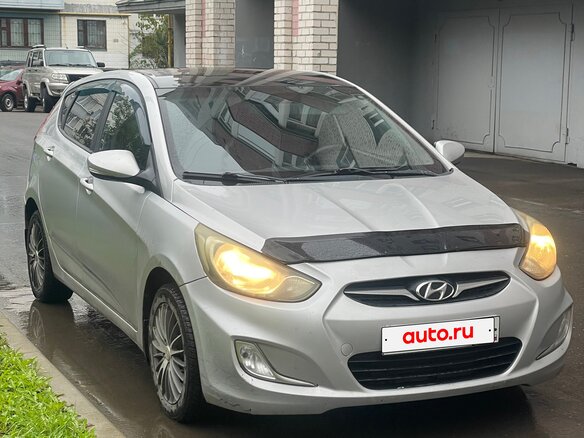2011 Hyundai Solaris I, серый, 620000 рублей - вид 1