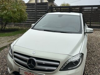 2014 Mercedes-Benz B-Класс 180 II (W246), белый, 1550000 рублей, вид 2