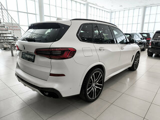 2018 BMW X5 30d IV (G05/G18), белый, 7300000 рублей, вид 5