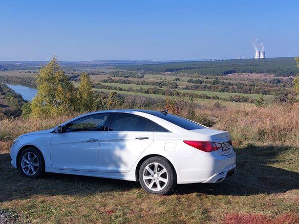 2010 Hyundai Sonata VI (YF), белый, 1180000 рублей - вид 5