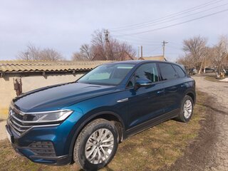 2018 Volkswagen Touareg III, синий, 5000000 рублей, вид 1