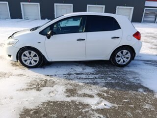 2009 Toyota Auris I, белый, 600000 рублей, вид 3