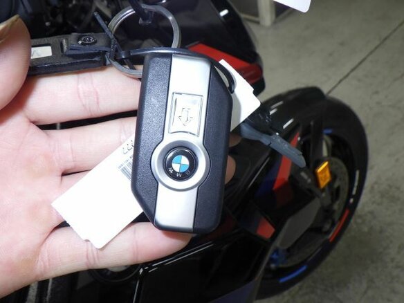 2023 BMW M 1000 R, чёрный, 1700000 рублей - вид 12