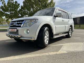 2011 Mitsubishi Pajero IV Рестайлинг 1, белый, 2299000 рублей, вид 4