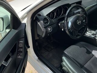 2013 Mercedes-Benz C-Класс 180 III (W204) Рестайлинг, белый, 1900000 рублей, вид 5